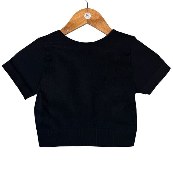 SandersFit Black Ribbed Short Sleeve Crop Top & Bike Shorts Workout 2 Piece Set - Picture 3 of 11